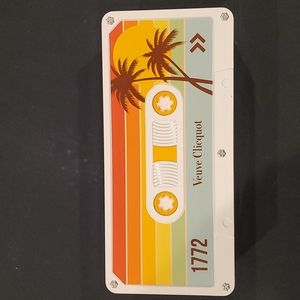 Veuve Clicquot Retro Champagne 🍾 Gift box.